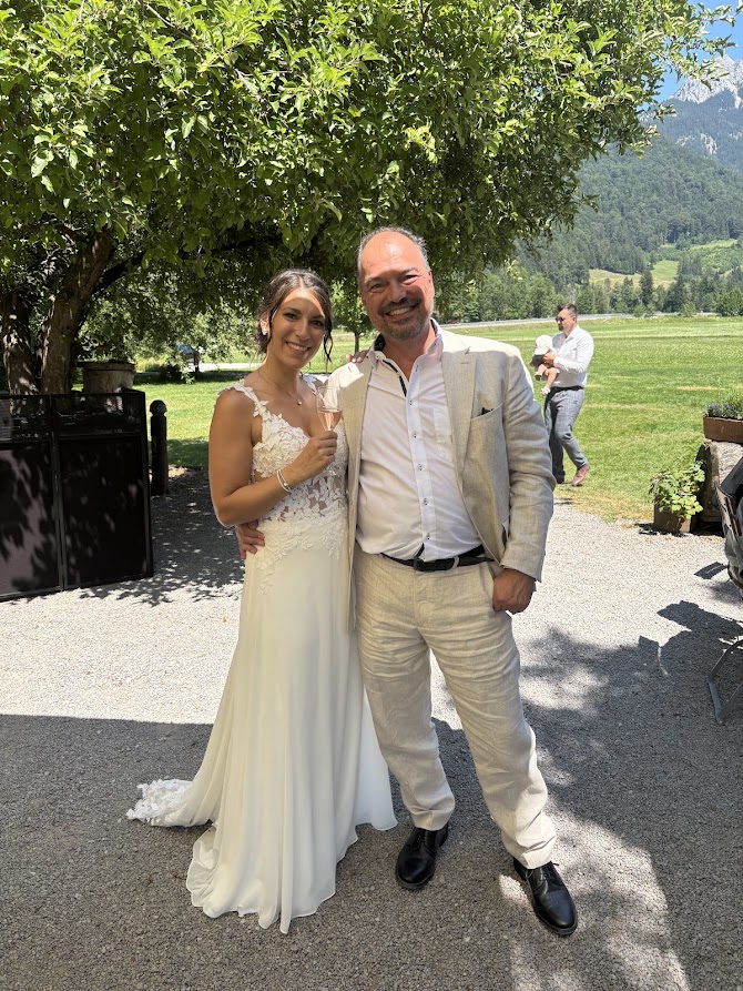 Brautpaar beim Fest
